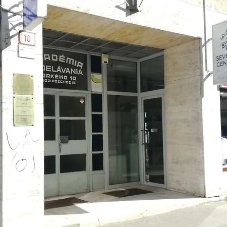 Downtown Nicole 布拉迪斯拉发